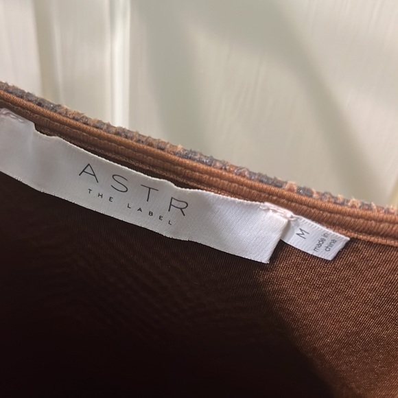 ASTR COME SLITHER BODYCON MINI DRESS, Brown, size Medium - Picture 6 of 7